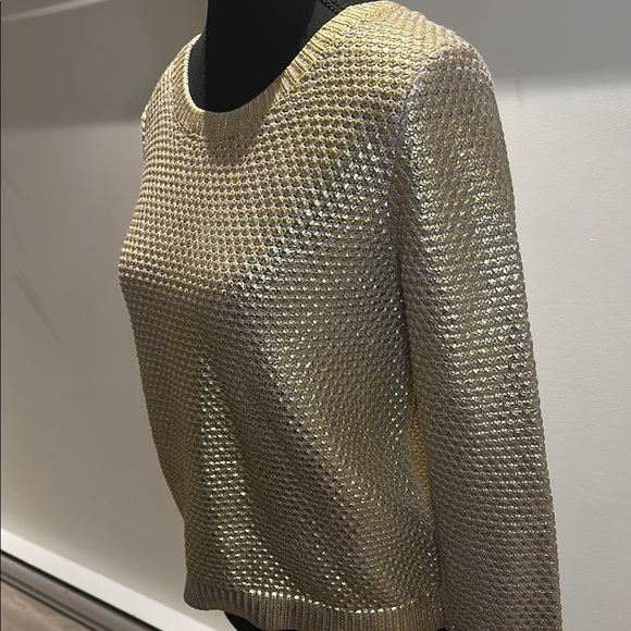 H&M Cream Crew Neck Sweater with Textured Knit and Relaxed Fit - Picture 5 of 7